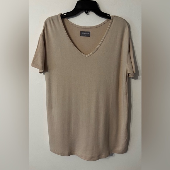 darity Tops - Darity Tan Cream Women’s Short Sleeve V Neck Casual Top size medium